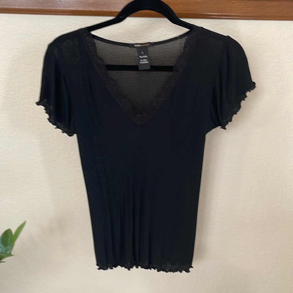 Stretch Ribbed Tee Lace V Neck Black size Large